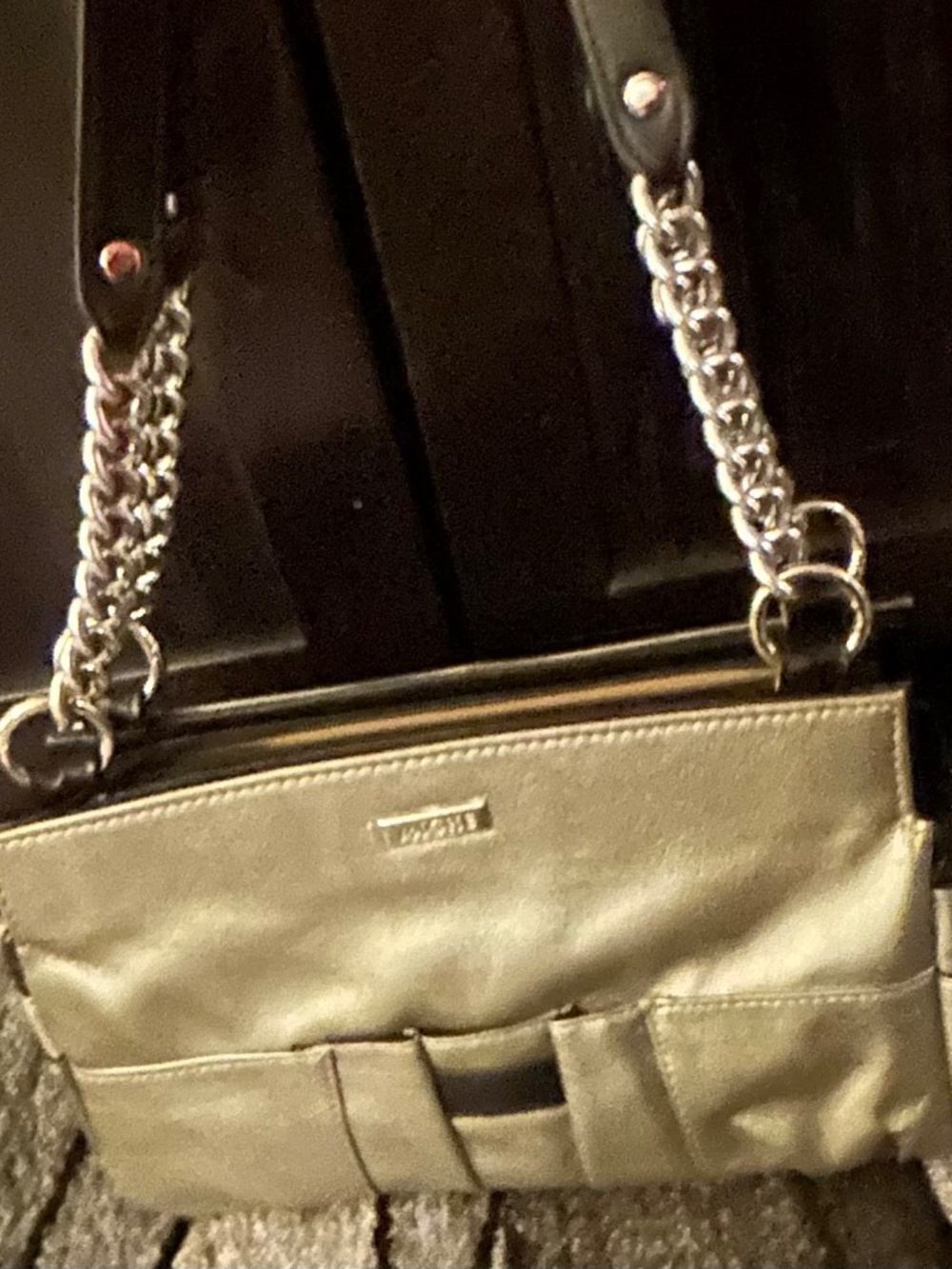 Purse with 9 Shells - Picture 10 of 11